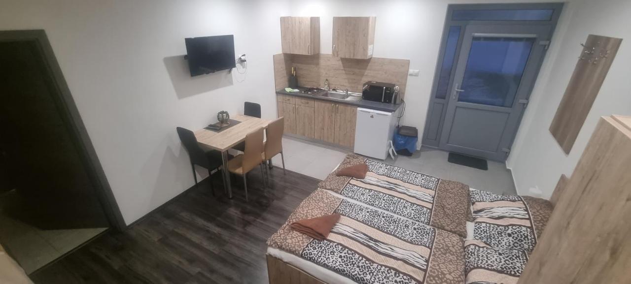Alexej Apartmany Veľký Meder エクステリア 写真